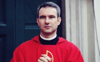 Vaticano condena sacerdote e ex-diplomata da Igreja por posse de pornografia infantil