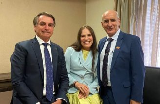 Bolsonaro convida a atriz reacionária Regina Duarte para o cargo de secretária da Cultura