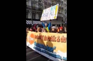 França: “mesmo se Berguer não quiser, a base está aqui!”, canta em palavras de ordem um cortejo de militantes da CFDT