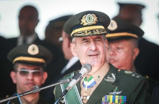 General Ramos assinou o projeto que criou orçamento secreto “tratoraço”
