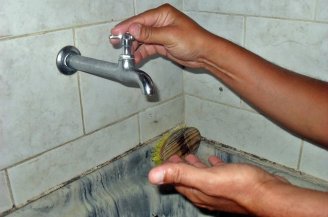Globo e Cláudio Castro usam a crise de abastecimento para privatizar a água no RJ
