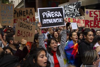 Ato na embaixada do Chile no RJ: quarta-feira prestemos todo apoio à luta contra Piñera e a herança de Pinochet