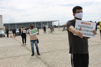 Assistentes sociais protestam em Brasília contra precarização e a política de Bolsonaro