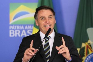 Bolsonaro gasta R$ 10 milhões em propaganda enquanto faltam leitos e respiradores no país