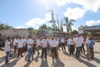 Rodoviários em Esmeraldas e Ribeirão das Neves paralisam contra parcelamento do 13º salário