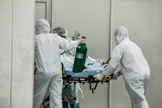 Brasil chega a 217.081 mortos por COVID, com média móvel de 1.030 mortes neste domingo