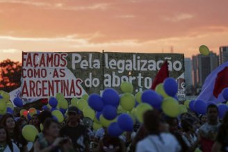Arthur Lira assume compromisso com frente anti-aborto para endurecer legislação