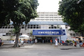 Após denúncia de falta de remédios, OS demite trabalhadores do hospital Albert Schweitzer