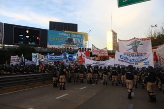  Buenos Aires: Jornada de lutas e repressão do governo nesta sexta-feira