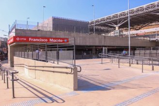 [VÍDEO] Policiais a mando de Dória reprimem trabalhadores na Estação Francisco Morato