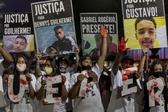 PMs são denunciados por homicídio doloso dos 9 jovens mortos em Paraisópolis
