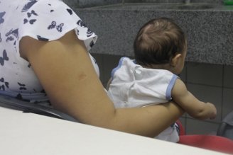 3935 mulheres estão enfrentando a demora para fazer exames de microcefalia nos bebês