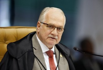 Fachin nega pedido de Lula para suspender julgamento do triplex no STJ