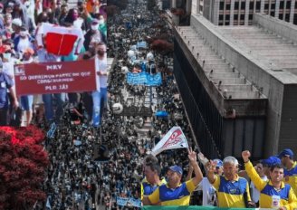 Unir a esquerda para exigir que CUT e CTB organizem um plano de luta contra Bolsonaro, militares e os ataques