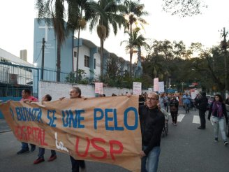 Moradores, trabalhadores e estudantes fazem ato em defesa do Hospital Universitário da USP