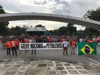 Petroleiros em greve se enfrentam com cárcere privado e outros ataques ao direito de greve