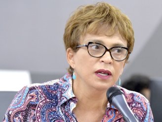 Marília Campos (PT) lidera a lista de prefeituras da RMBH que autorizaram reabertura do comércio, sem garantia de vacinas e leitos 