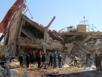 Ataques com mísseis destroem hospitais e centros de saúde na Síria