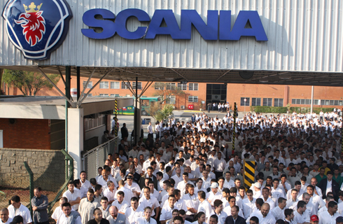 Sem acordo, trabalhadores da Scania aprovam entrega de aviso de greve