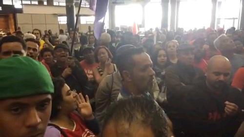Manifestantes ocupam aeroportos de São Paulo contra as reformas de Temer
