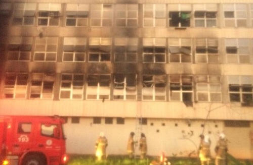 Estudantes do alojamento da UFRJ vítimas de incêndio pedem socorro