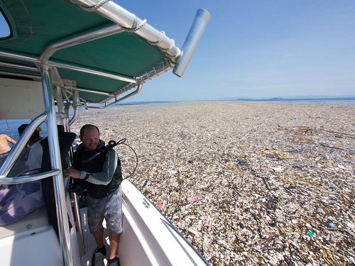 "Mar de lixo" no Caribe de 10Km demonstra para onde vai o consumismo desenfreado