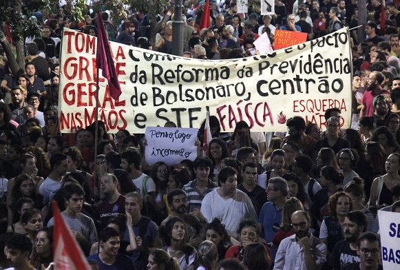 10mil nas ruas de Campinas em defesa da educação