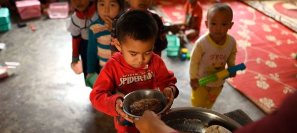 Para bancos bilhões, para crianças mais fome: cresce em 7 milhões crianças com desnutrição