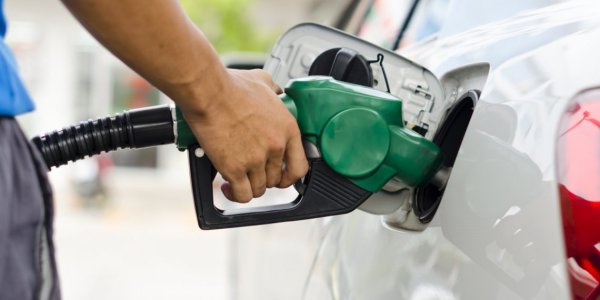 Por ação popular juiz decide a suspensão de decreto do aumento da gasolina