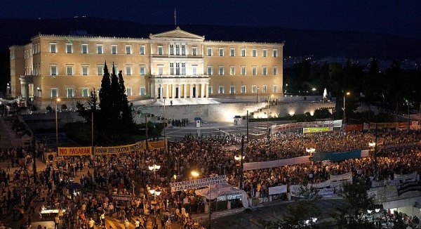 Com os trabalhadores e o povo grego contra a chantagem imperialista 
