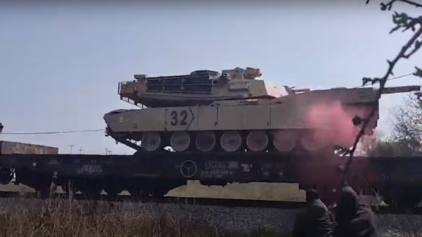 Trabalhadores ferroviários gregos bloqueiam entrega de tanques dos EUA para a Ucrânia