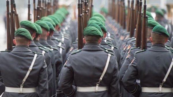 Alemanha planeja reintroduzir o serviço militar obrigatório