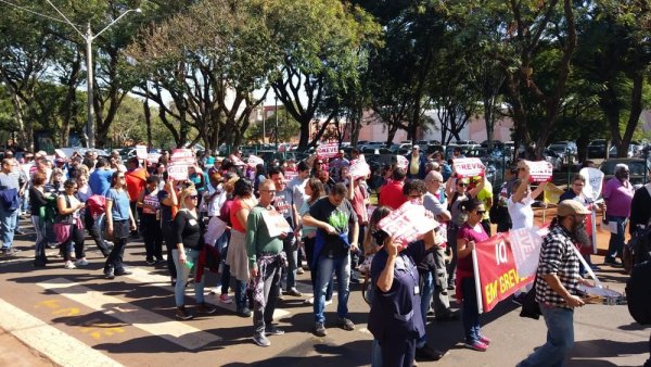 Trabalhadores da Unicamp em greve discutem ataques da reitoria com a população de Campinas
