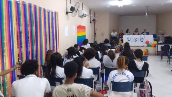 Evento acadêmico sobre diversidade sexual é proibido em escola do RJ
