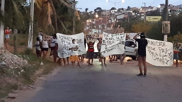 RN: Moradores da Comunidade do Mosquito fazem protesto contra a violência 