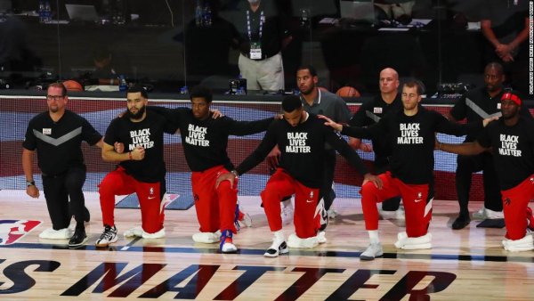 Jogadores da NBA ameaçam boicote aos playoffs, em nome de #JustiçaPorJacobBlake