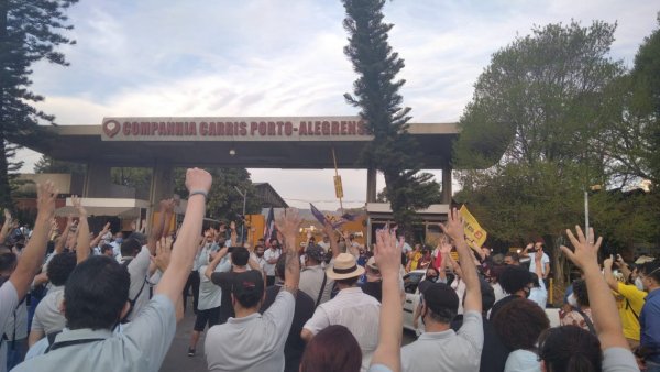 Carris aprova greve por tempo indeterminado contra privatização e fim dos cobradores