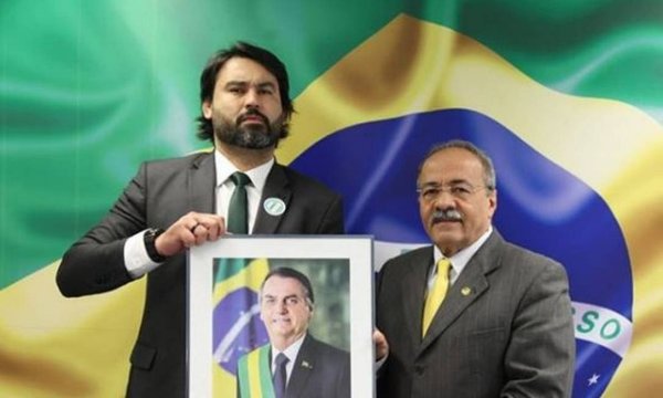 Sobrinho de Bolsonaro é presenteado com cargo de assessor de senador do DEM
