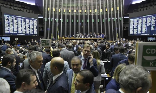 Congresso fecha acordo com Bolsonaro por recursos e PLN4 garante bilhões aos banqueiros