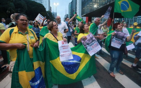 Atos da direita pela prisão arbitrária de Lula são pouco expressivos pelo país