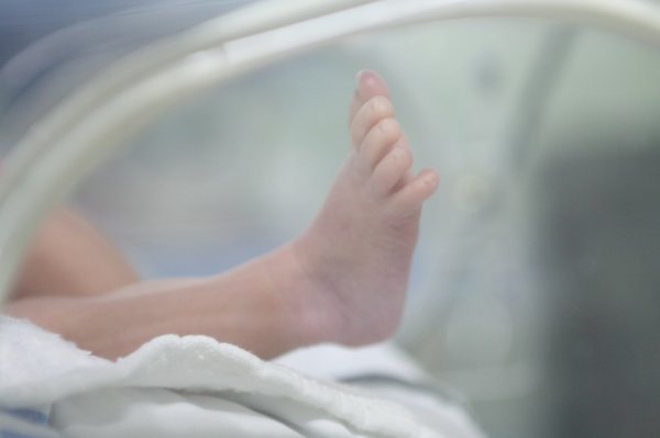 Sobe taxa de mortalidade infantil no Brasil após 26 anos