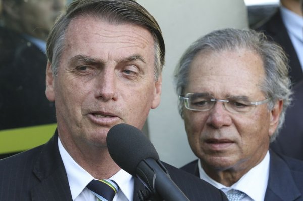 Chantagem de Bolsonaro e da Bolsa: querem aumentar dívida ou vão dar calote no BPC