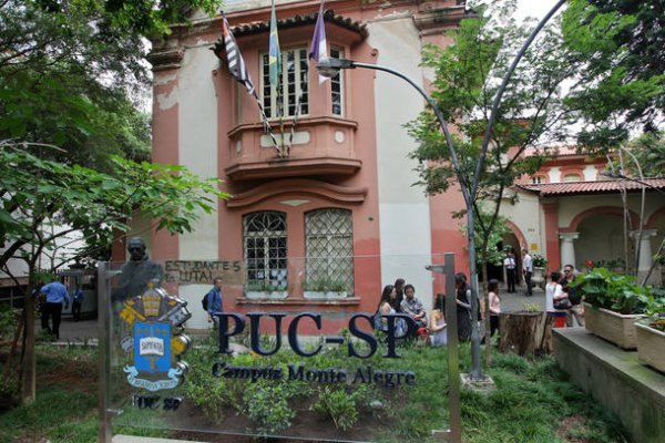Estudantes da PUC-SP aprovam a criação de comitê de base contra Bolsonaro