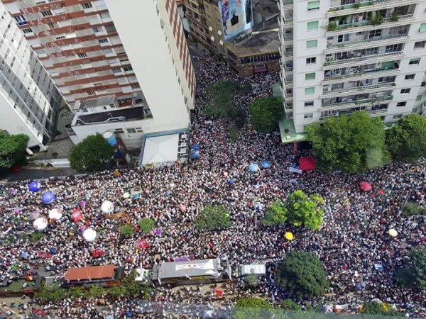 Multidão de professores e servidores nas ruas contra a reforma da previdência de Dória