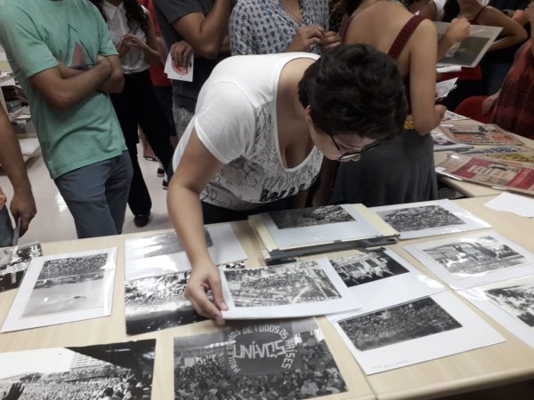Estudantes do IFCH no AEL: retomar a história da ditadura contra Bolsonaro