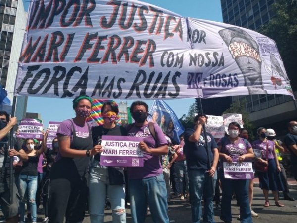 Pão e Rosas se somam nos atos por Justiça para Mari Ferrer em todo o Brasil