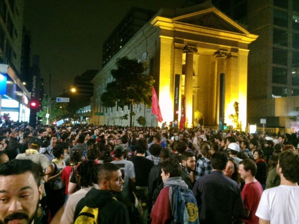 Apesar da repressão, milhares saem às ruas de São Paulo contra o governo golpista