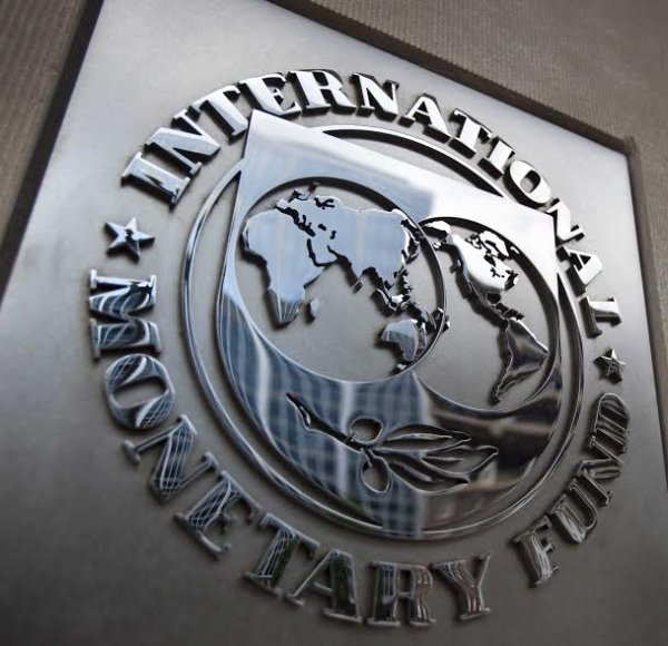 Análise do FMI sugere "ambiciosas reformas" para que a população pague pela crise 